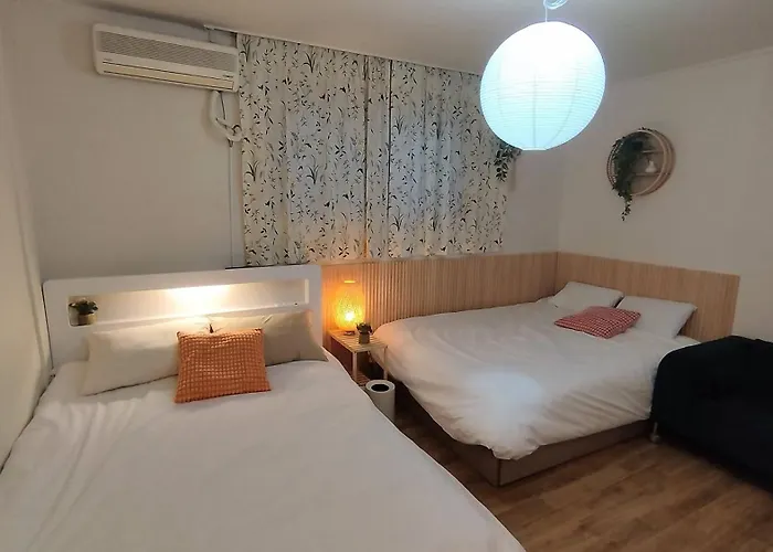Ewha Sinchon 2rooms 4beds House