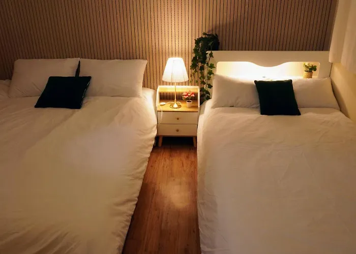 Ewha Sinchon 2rooms 4beds House *