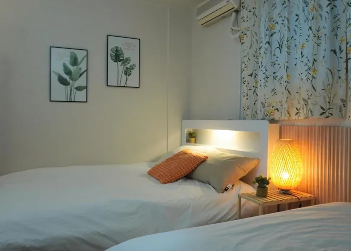 Ewha Sinchon 2rooms 4beds House Seul
