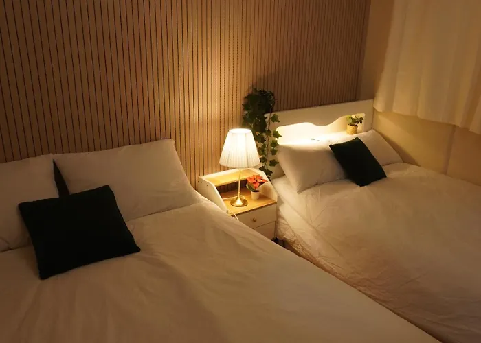 Ewha Sinchon 2rooms 4beds House *